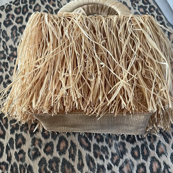 Adorable straw handbag! - Picture 3 of 4